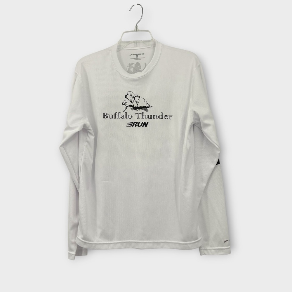 Brooks Race Day Buffalo Thunder Run Long Sleeve Shirt in White Men's Size M